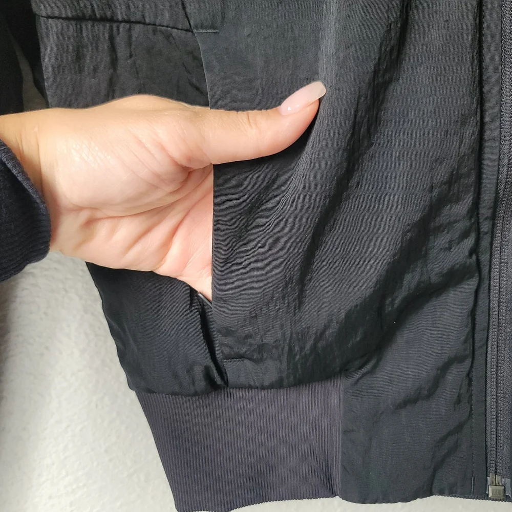 Lululemon Reversible Non-Stop Bomber Jacket LW4CBYS Size 2 In Black
